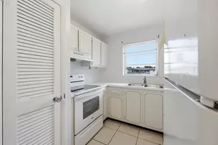 410 W Palm St, Lantana, FL 33462 - Photo 8