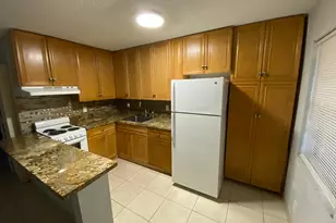 5168 NE 6th Ave, Oakland Park, FL 33334 - Photo 4