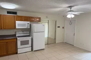 637 Executive Center Dr, West Palm Beach, FL 33401 - Photo 12