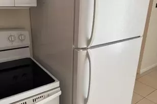 637 Executive Center Dr, West Palm Beach, FL 33401 - Photo 16