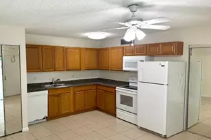 637 Executive Center Dr, West Palm Beach, FL 33401 - Photo 8