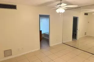 637 Executive Center Dr, West Palm Beach, FL 33401 - Photo 4