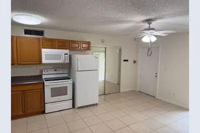 637 Executive Center Drive, West Palm Beach, FL 33401 - Photo 8