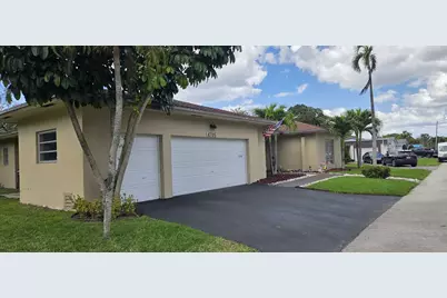 4705 Holly Drive, Tamarac, FL 33319 - Photo 4