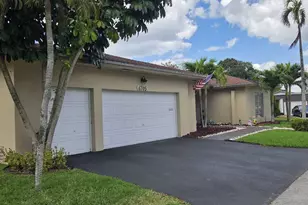 4705 Holly Dr, Tamarac, FL 33319 - Photo 4