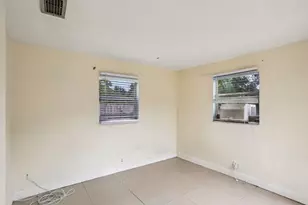 520 NE 45th St, Deerfield Beach, FL 33064 - Photo 10