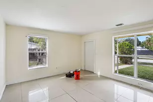 520 NE 45th St, Deerfield Beach, FL 33064 - Photo 4