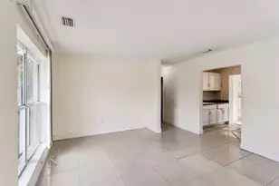 520 NE 45th St, Deerfield Beach, FL 33064 - Photo 14