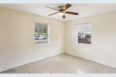 520 NE 45th Street, Deerfield Beach, FL 33064 - Photo 12