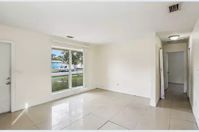 520 NE 45th Street, Deerfield Beach, FL 33064 - Photo 2
