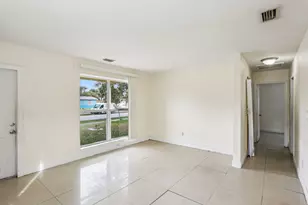 520 NE 45th St, Deerfield Beach, FL 33064 - Photo 2