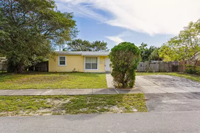 520 NE 45th Street, Deerfield Beach, FL 33064 - Photo 1