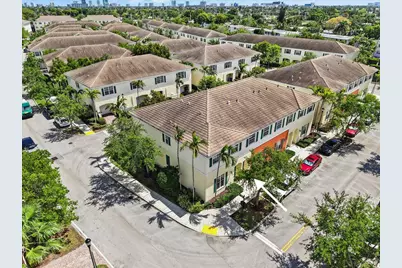 704 SW 2nd Avenue, Pompano Beach, FL 33060 - Photo 24