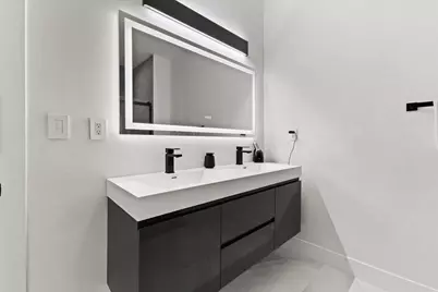 704 SW 2nd Avenue, Pompano Beach, FL 33060 - Photo 16