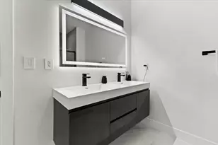 704 SW 2nd Ave, Pompano Beach, FL 33060 - Photo 16