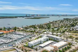 907 Marina Dr, North Palm Beach, FL 33408 - Photo 2