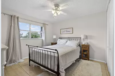 202 Oxford 200, West Palm Beach, FL 33417 - Photo 14