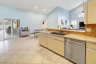 10059 NW 49th Place, Coral Springs, FL 33076 - Photo 12