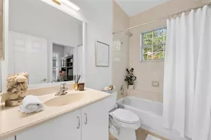 8019 S Savannah Cir, Davie, FL 33328 - Photo 32