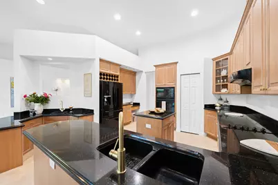 8019 S Savannah Circle, Davie, FL 33328 - Photo 16