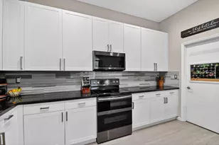 6941 Bruce Ct, Lake Worth, FL 33463 - Photo 4