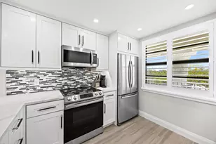 6061 Balboa Cir, Boca Raton, FL 33433 - Photo 8