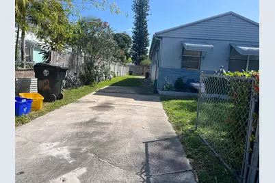 530 S C Street W, Lake Worth Beach, FL 33460 - Photo 2