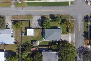 301 Hawthorne Dr, Lake Park, FL 33403 - Photo 4