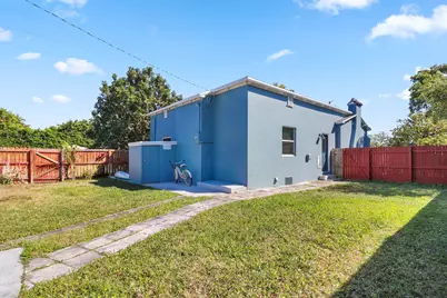 301 Hawthorne Drive, Lake Park, FL 33403 - Photo 14