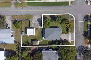 301 Hawthorne Dr, Lake Park, FL 33403 - Photo 38