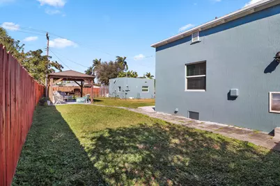 301 Hawthorne Drive, Lake Park, FL 33403 - Photo 10