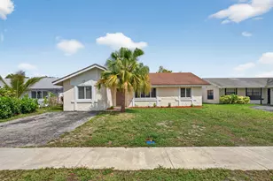 7521 SW 6th Ct, North Lauderdale, FL 33068 - Photo 2