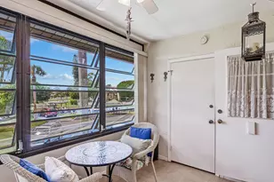 302 Pine Ridge Cir, Greenacres, FL 33463 - Photo 4