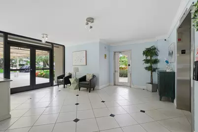 2801 N Palm Aire Drive #402, Pompano Beach, FL 33069 - Photo 2