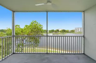 2801 N Palm Aire Dr, Pompano Beach, FL 33069 - Photo 14