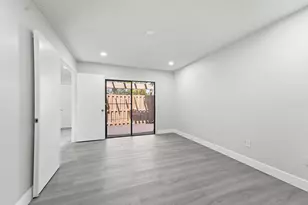 4183 Palm Bay Cir, West Palm Beach, FL 33406 - Photo 10