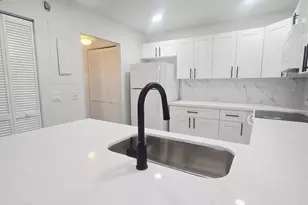 4183 Palm Bay Cir, West Palm Beach, FL 33406 - Photo 10