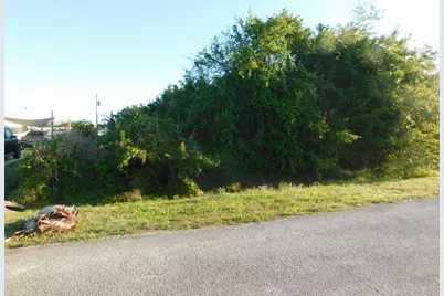 8401 Kenwood Road, Fort Pierce, FL 34951 - Photo 2