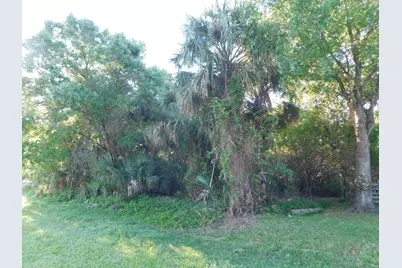 8401 Kenwood Road, Fort Pierce, FL 34951 - Photo 2