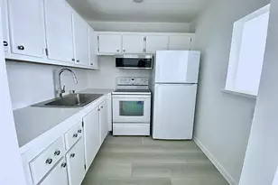 98 E Tilford Pl, Deerfield Beach, FL 33442 - Photo 2