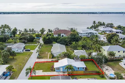 1036 NE Wright Avenue, Jensen Beach, FL 34957 - Photo 6