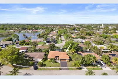 7901 NW 44th Court, Lauderhill, FL 33351 - Photo 4