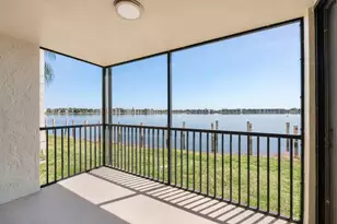 105 Lake Emerald Dr, Oakland Park, FL 33309 - Photo 14