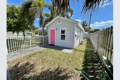 736 Rockland Drive, West Palm Beach, FL 33405 - Photo 42