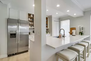438 Brackenwood Ln S, Palm Beach Gardens, FL 33418 - Photo 4