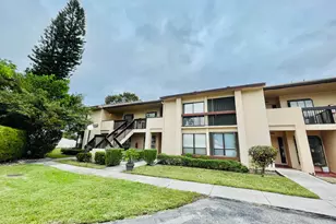 2297 SW 15th St, Deerfield Beach, FL 33442 - Photo 4