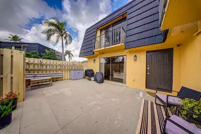 187 Woodland Road, Palm Springs, FL 33461 - Photo 4