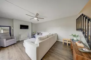 187 Woodland Rd, Palm Springs, FL 33461 - Photo 6