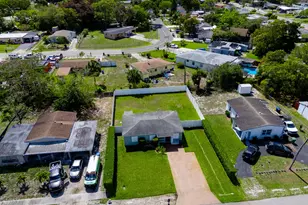 1648 NW 13th St, Fort Lauderdale, FL 33311 - Photo 24