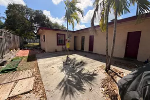 1551 NW 6th St, Fort Lauderdale, FL 33311 - Photo 4